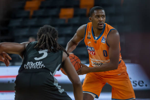 更将合作与 更将合作与