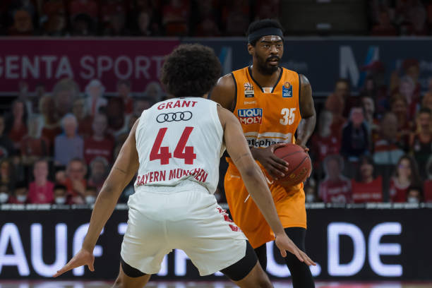 利拉德再显 利拉德再显