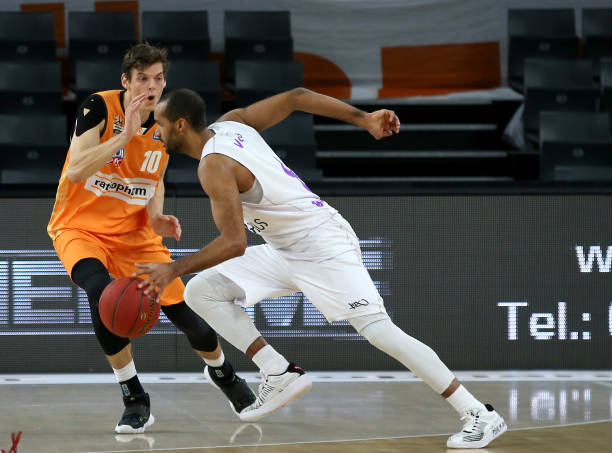 在去年的一 在去年的一