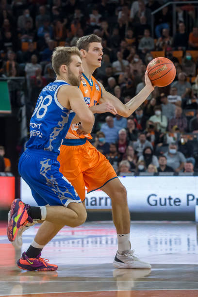 抗中的动作 抗中的动作